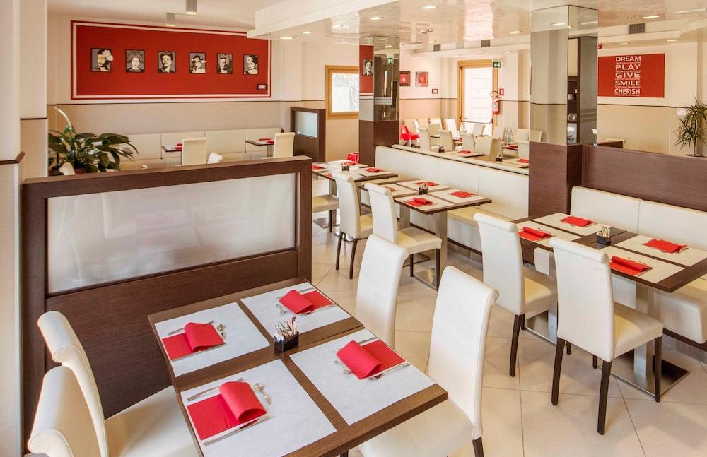 Kairos Garda Hotel Castelnuovo del Garda Eksteriør bilde