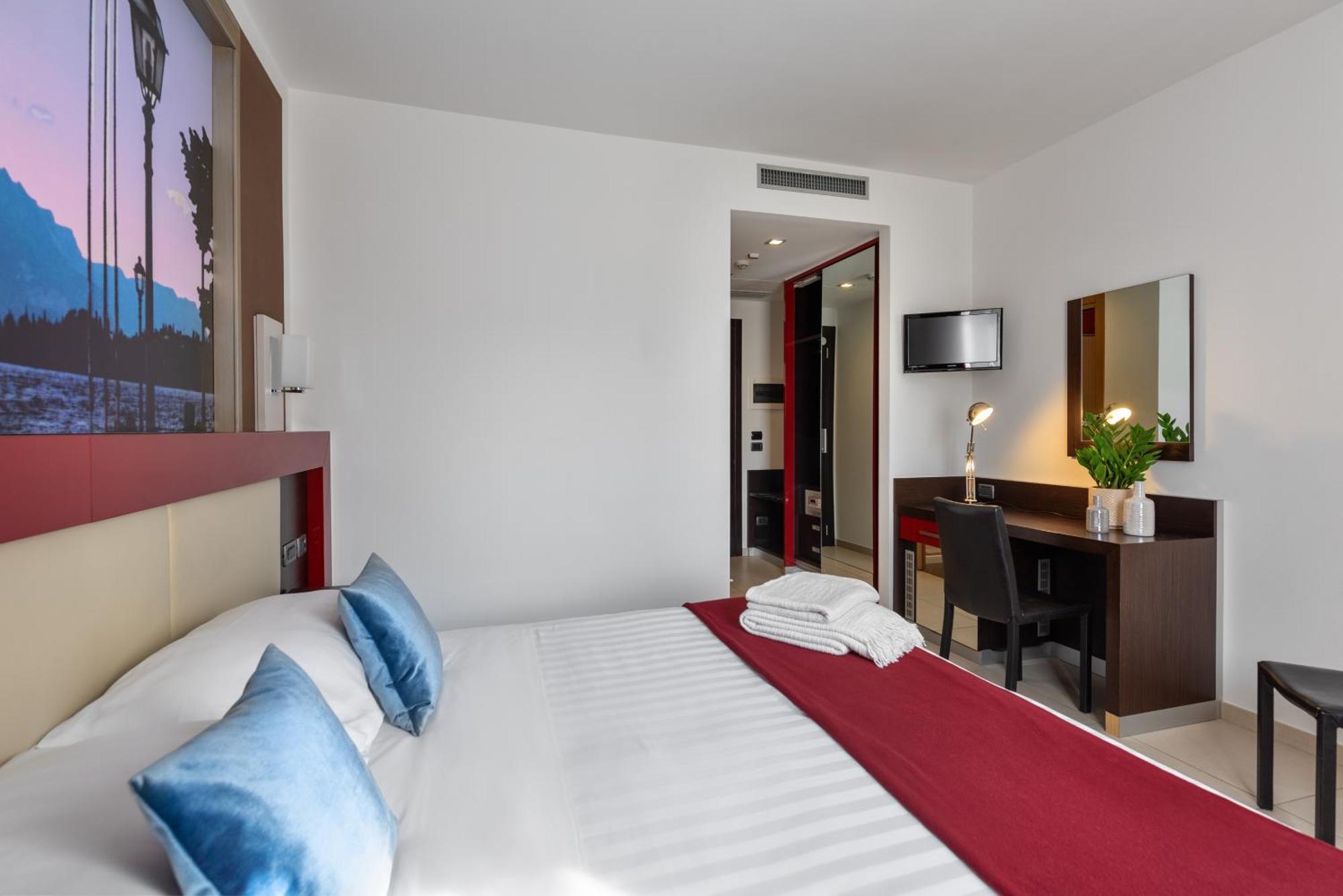 Kairos Garda Hotel Castelnuovo del Garda Eksteriør bilde