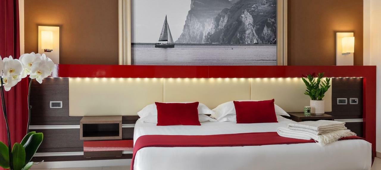Kairos Garda Hotel Castelnuovo del Garda Eksteriør bilde